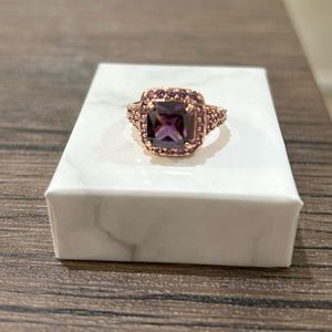 Beautiful brand new rose gold plated amethyst ring